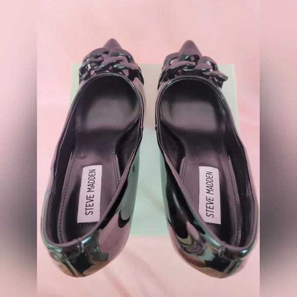 Steve Madden Black Chain Patent Leather Heels, size 8 - Picture 3 of 6